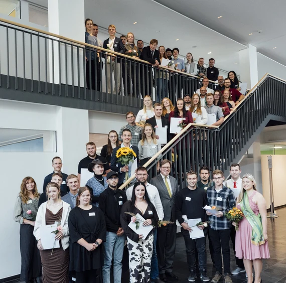 Gruppenfoto der Jahrgangsbesten 2026